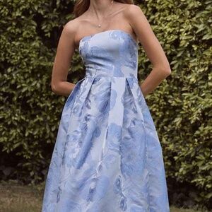 Lulus - Laurelin Slate Blue Floral Jacquard Pleated Strapless Maxi Dress